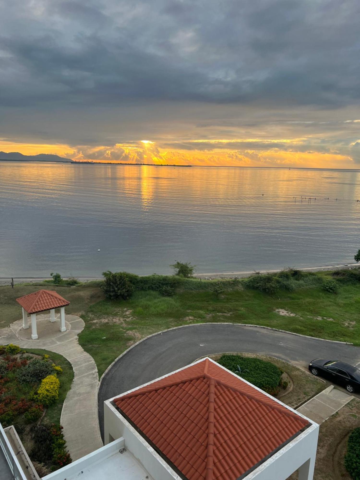 Bayfront Villa & Apartment Portmore Exterior foto